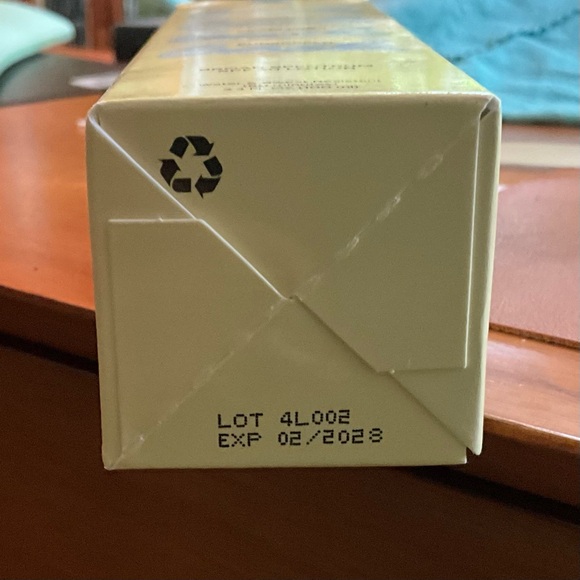 Bask SPF 30 Clear Sunscreen - Picture 8 of 9